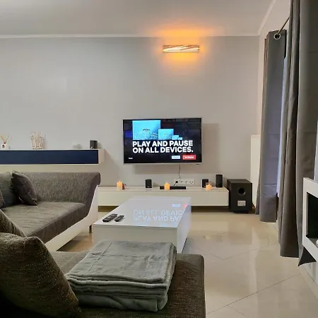 Apartament Modern 3 Bedroom Near Castle Useldange