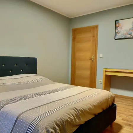 דירה Modern 3 Bedroom Near Castle