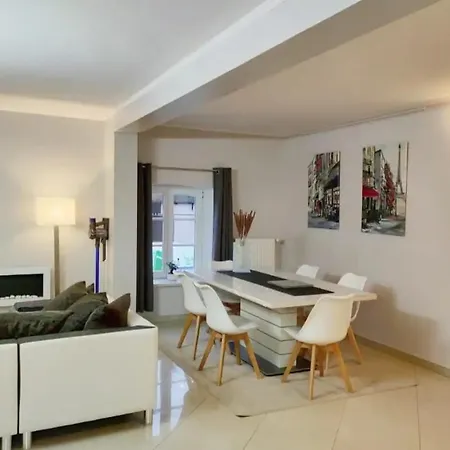Modern 3 Bedroom Near Castle Useldange