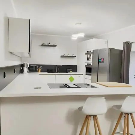 Modern 3 Bedroom Near Castle Lejlighed Useldange