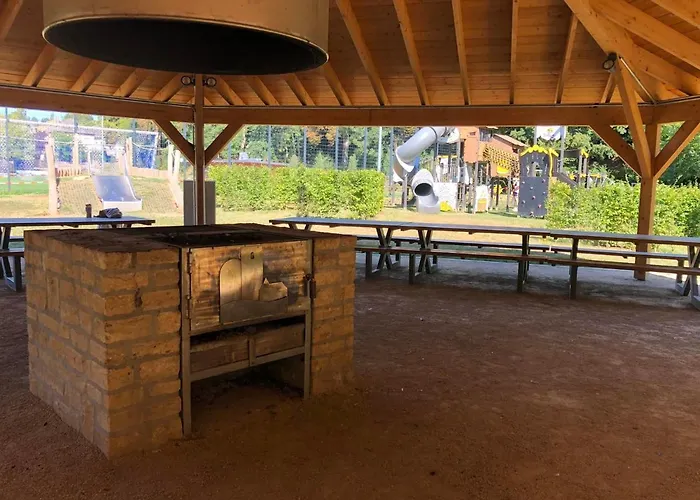 Modern 3 Bedroom Near Castle Apartment Useldange