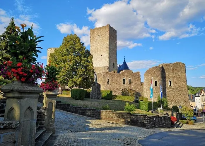 Modern 3 Bedroom Near Castle *